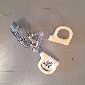 Eyelash Curler